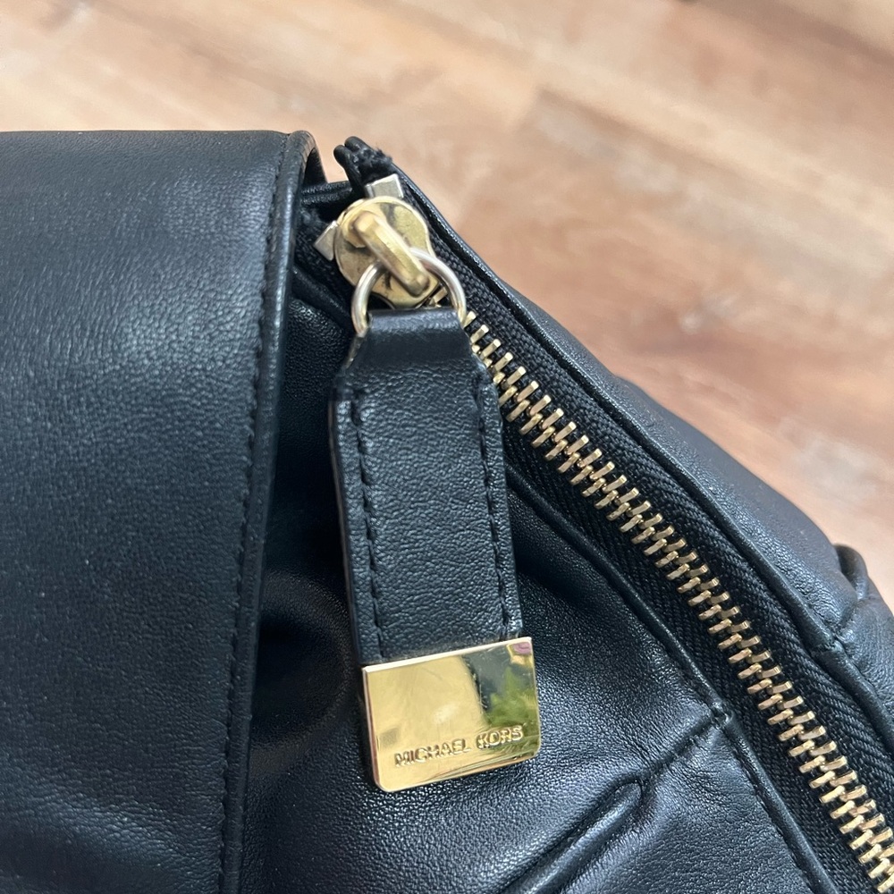 Authentic Michael Kors Beverly Bag - image 8